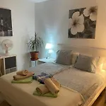 Casa De Silvia, Daire *